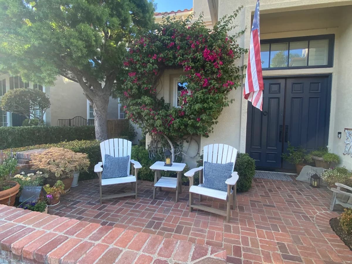 Wide view of the completed outdoor furniture arrangement